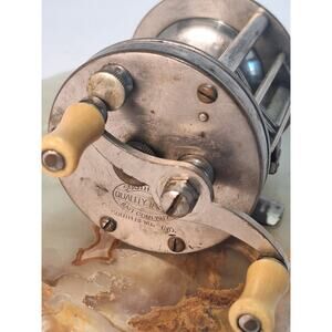 Vintage Oreno No 1000 Level Winding Anti-Back-Lash Casting Reel Works Well!
